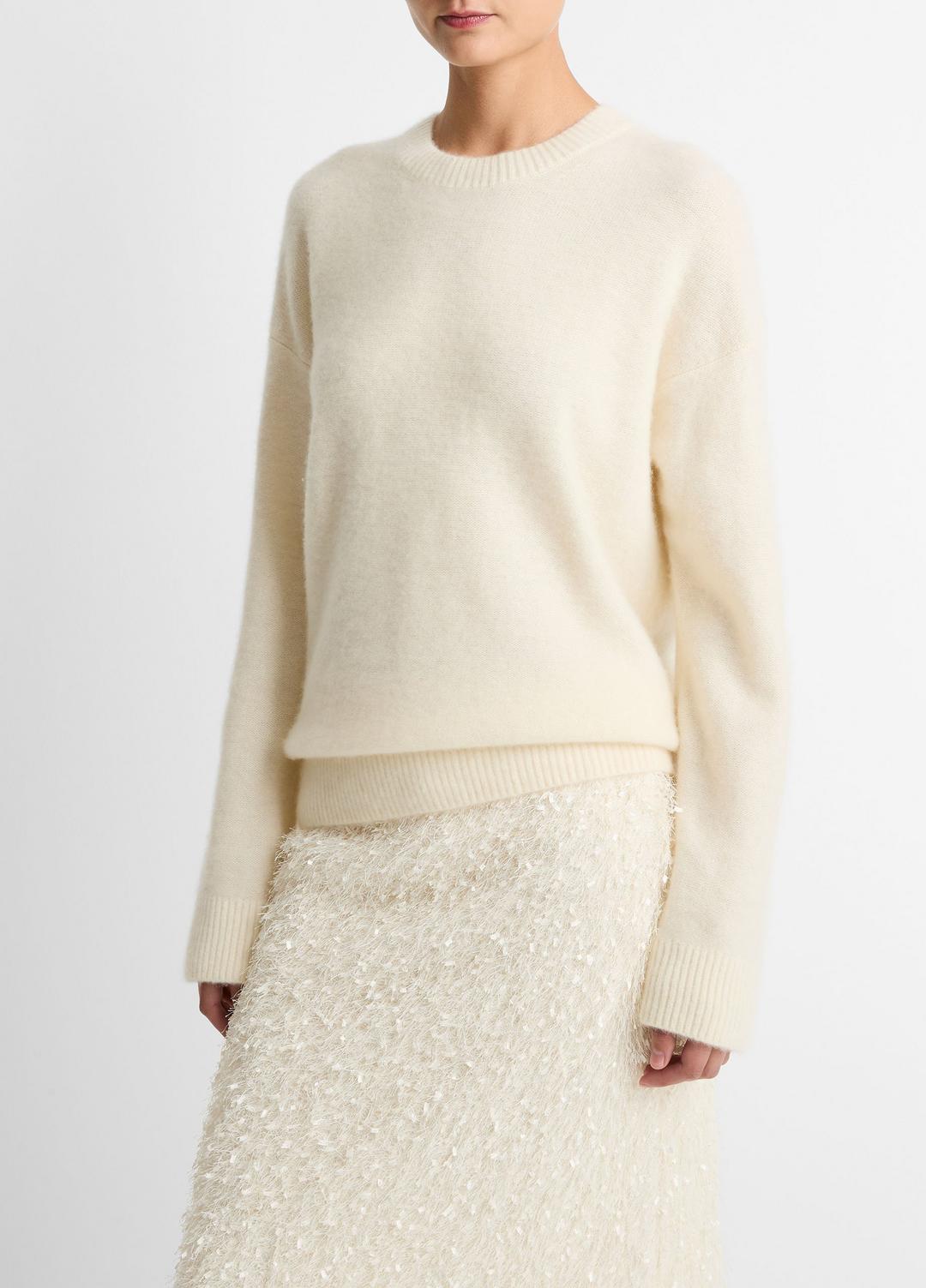 VINCE Sale - Plush Cashmere Crew Neck Sweater in Crew Neck