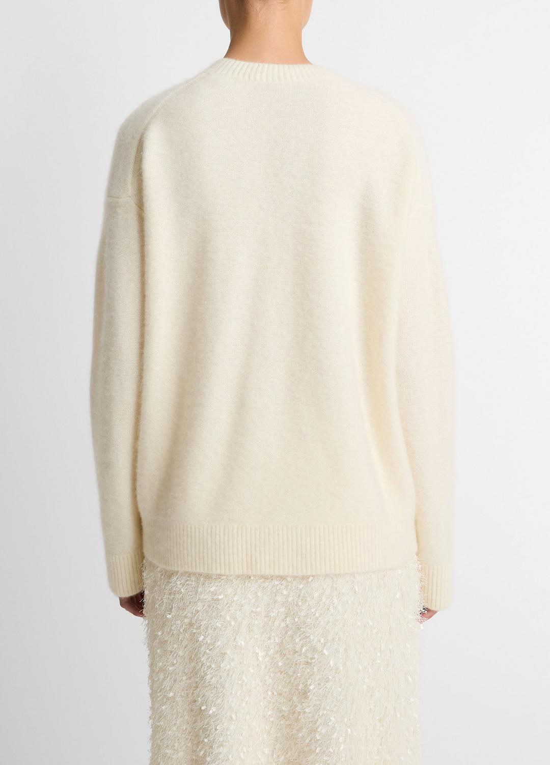VINCE Sale - Plush Cashmere Crew Neck Sweater in Crew Neck