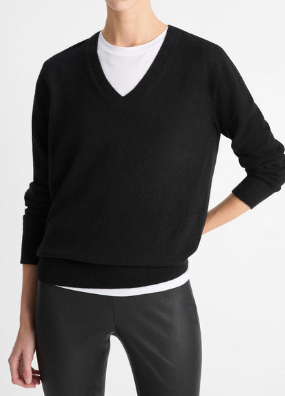 VINCE Great Value - Cashmere Weekend V-Neck Sweater in V-Neck