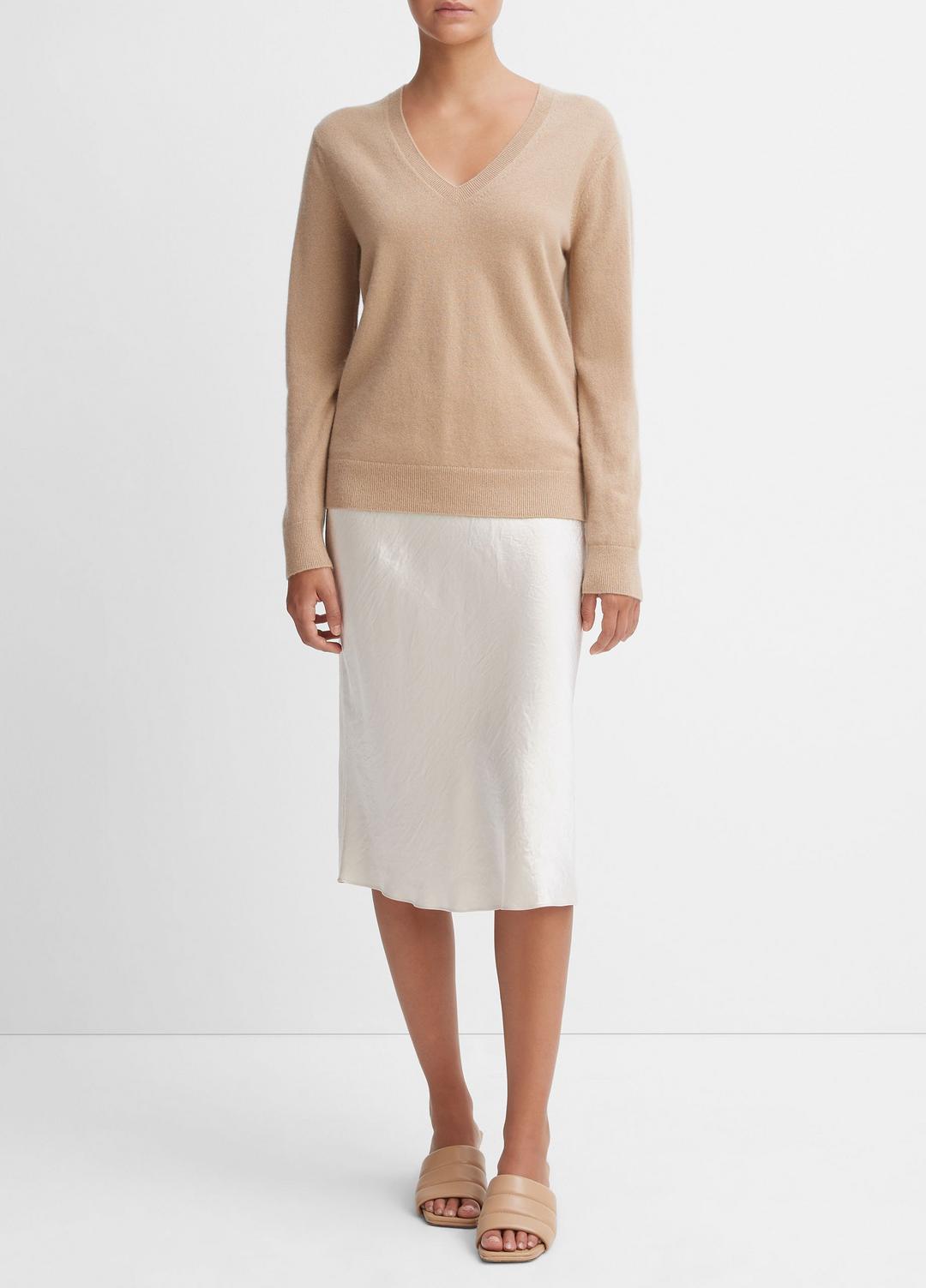 VINCE Essential - Cashmere Weekend V-Neck Sweater in V-Neck