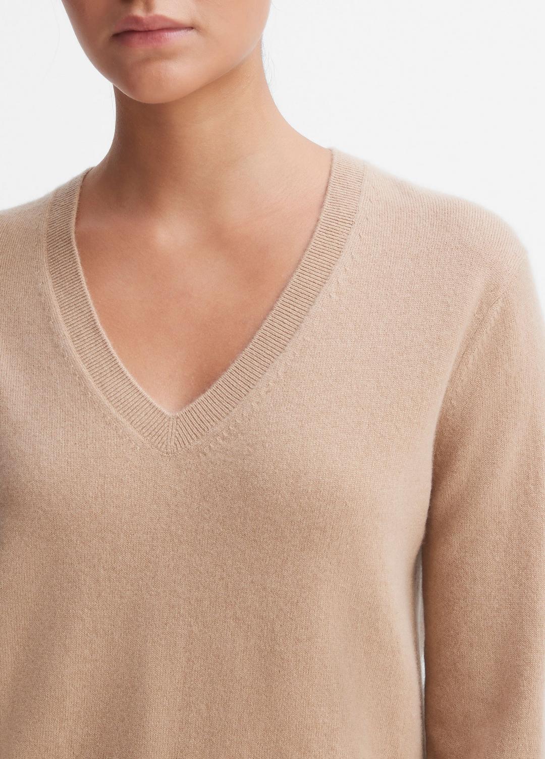 VINCE Essential - Cashmere Weekend V-Neck Sweater in V-Neck