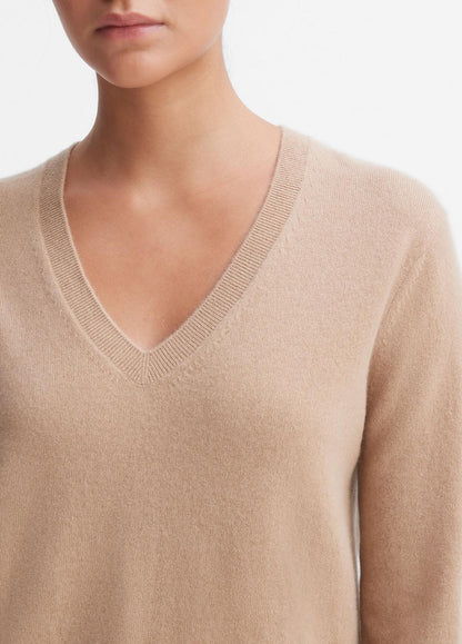 VINCE Essential - Cashmere Weekend V-Neck Sweater in V-Neck