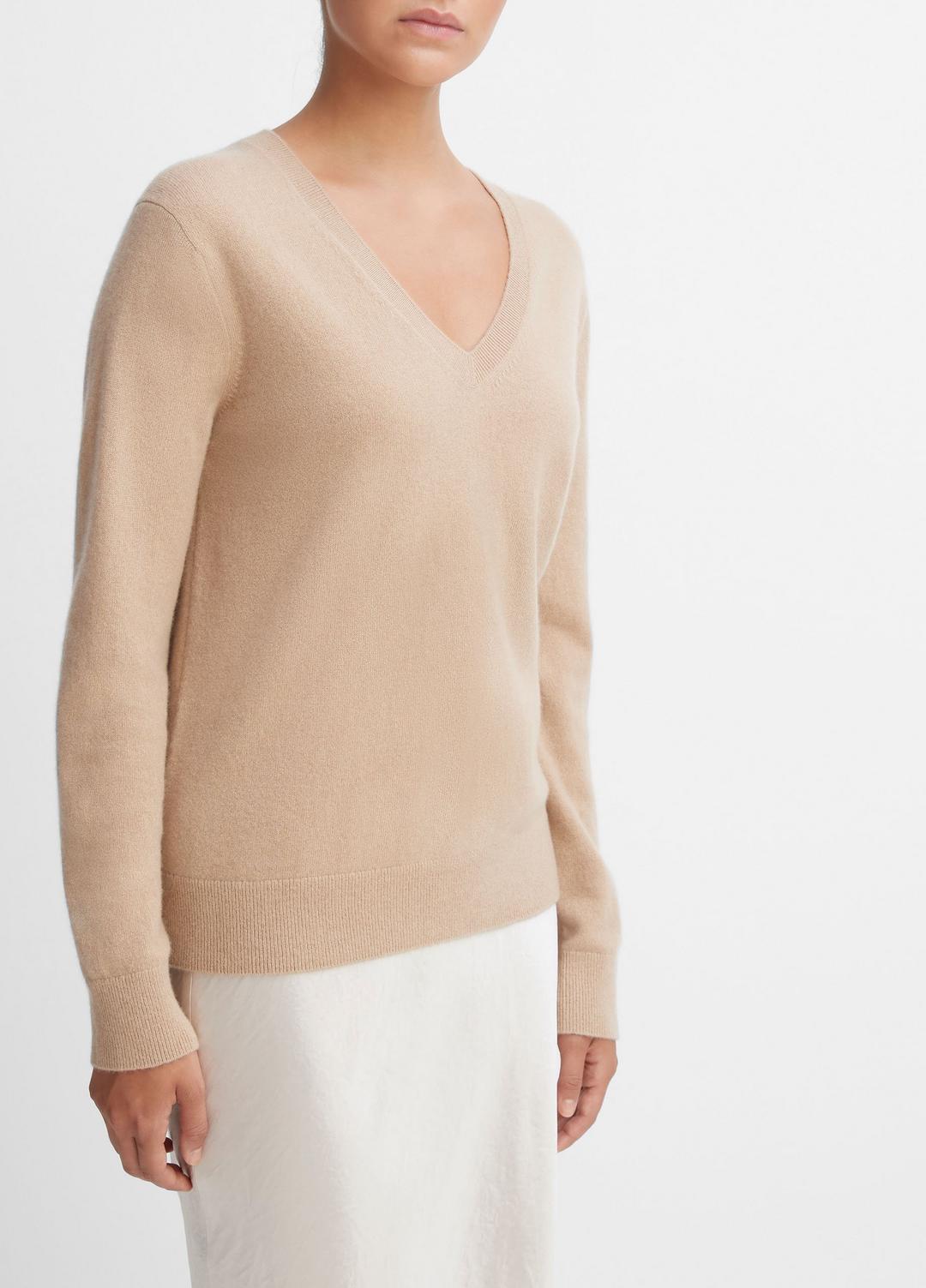 VINCE Essential - Cashmere Weekend V-Neck Sweater in V-Neck