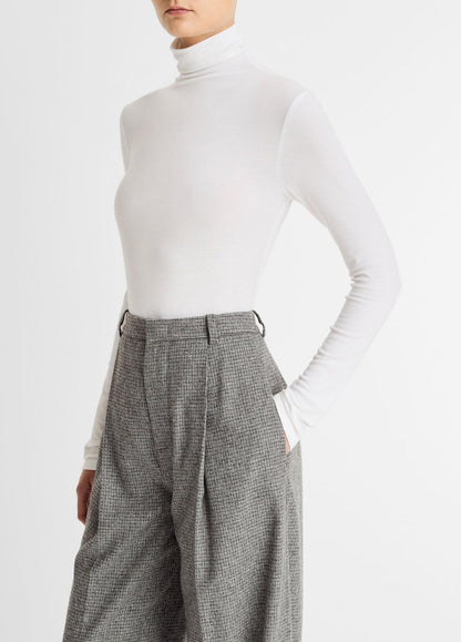 VINCE Classic - Essential Long-Sleeve Turtleneck Top in Long Sleeve