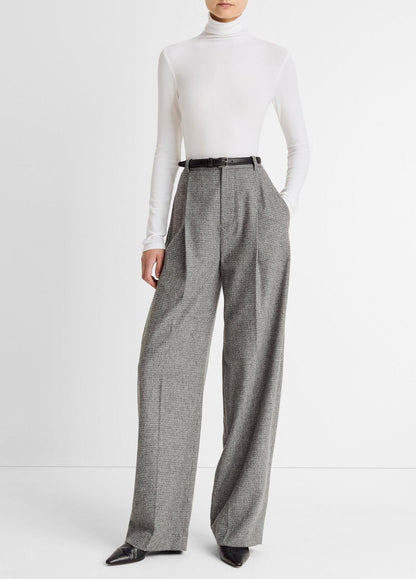 VINCE Classic - Essential Long-Sleeve Turtleneck Top in Long Sleeve