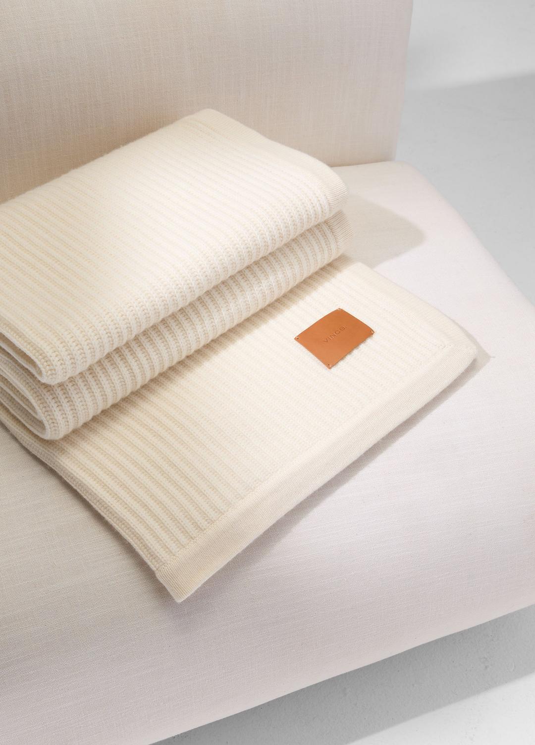 VINCE Popular - Wool and Cashmere Cardigan-Stitch Throw in Pillows & Blankets