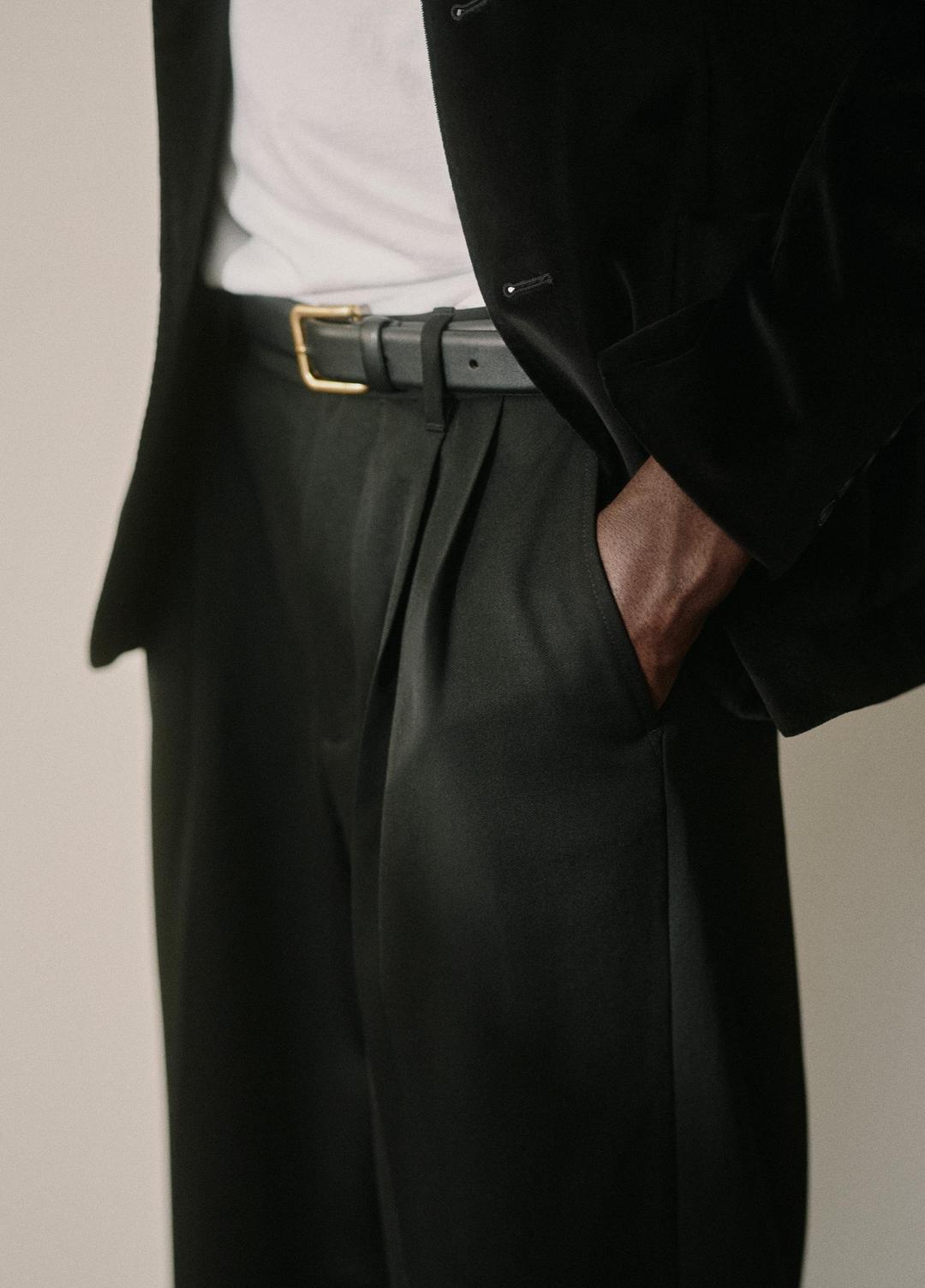 VINCE Signature - Wool Double-Pleat Suiting Trouser in Trousers